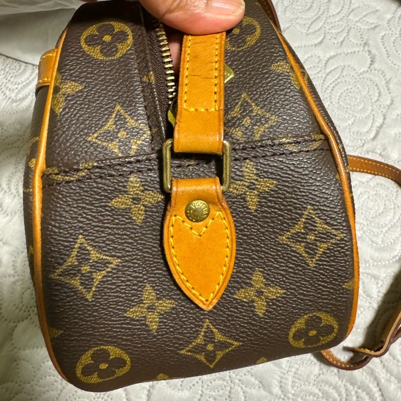 Authentic Louis Vuitton Blois Bag - Picture 13 of 15